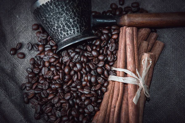 Coffee Beans Cinnamon Sticks Selective Focus — Stock Photo, Image