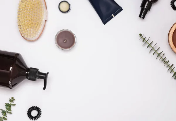 Cosméticos y accesorios para el cuidado del cabello y del cuerpo — Foto de Stock