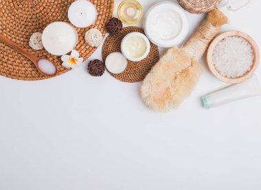 Spa, Masaj ve vücut bakım ürünleri ve ürünleri, üstten görünüm.