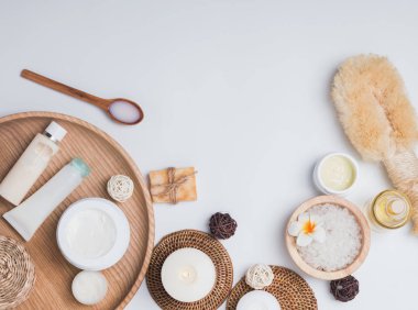 Spa, Masaj ve vücut bakım ürünleri ve ürünleri, üstten görünüm.