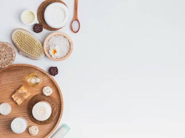 Spa, Masaj ve vücut bakım ürünleri ve ürünleri, üstten görünüm.