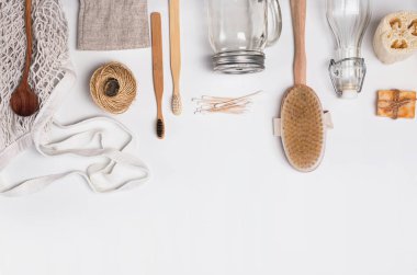 Sıfır atık kavramı. Banyo, mutfak ve hijyen yeniden kullanılabilir ve doğal malzeme öğelerini