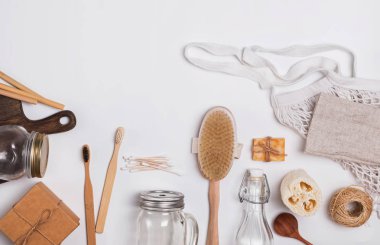 Sıfır atık kavramı. Banyo, mutfak ve hijyen yeniden kullanılabilir ve doğal malzeme öğelerini