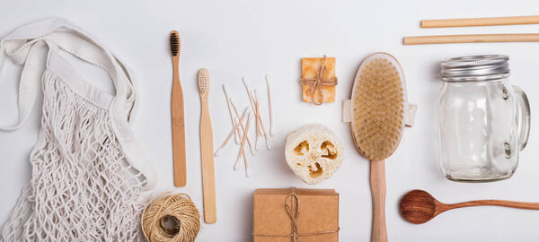 Концепция нулевых отходов. Многоразовые и натуральные предметы для ванной комнаты, кухни и гигиены
