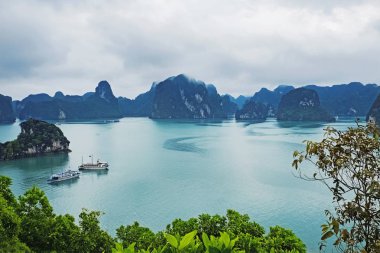 Vietnam'da Ha Long Bay manzara