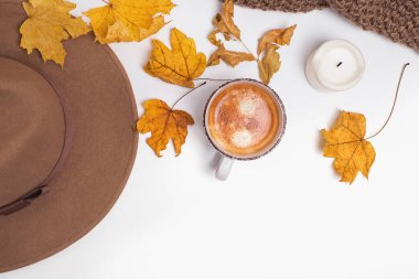 Sonbahar düzleştirme kompozisyonu.