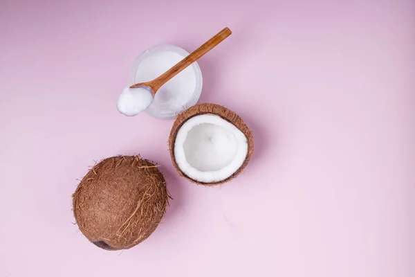 Aceite Coco Saludable Cocos Sobre Fondo Rosa Composición Laica Plana — Foto de Stock