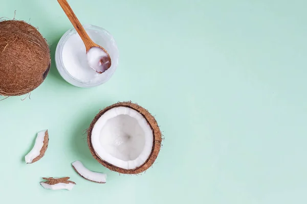 Healthy Coconut Oil Coconuts Green Background Flat Lay Composition — Stock Photo, Image