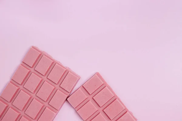 Бары розового шоколада — стоковое фото