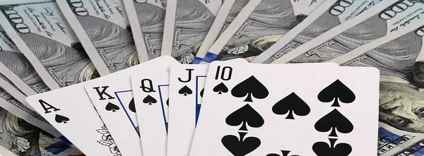 Casino Línea Jugando Cartas Póquer Cien Billetes Dólares Fondo Vista — Foto de Stock