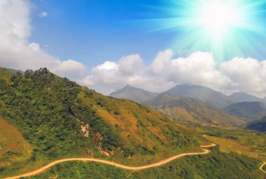 Bahar günbatımı dağ yolları tepe Sa Pa - Lao cai bölgesi Kuzey Vietnam