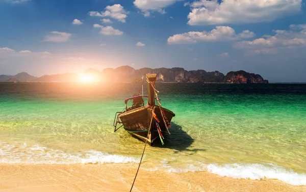 Sun Boat Uma Praia Tropical Koh Phi Phi Island Tailândia — Fotografia de Stock