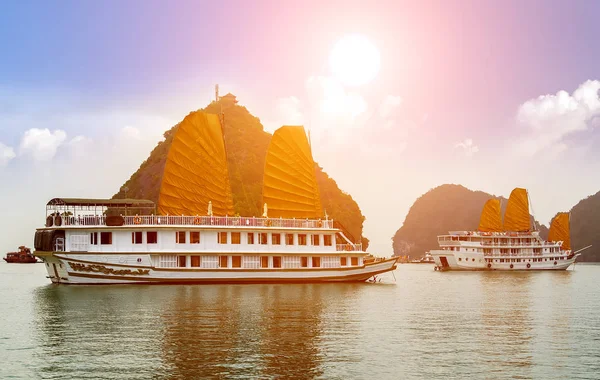 Sunrise Cruise Tourist Boats Halong Bay Vietnam Unesco World Most Stock Photo