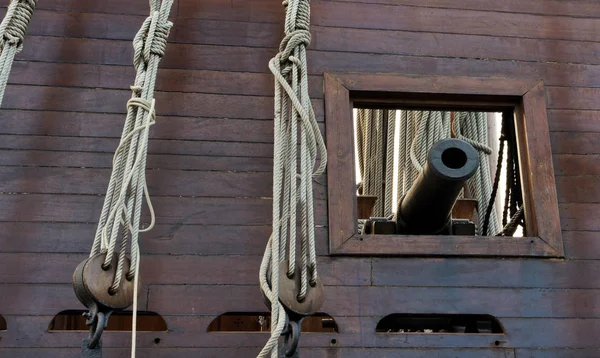 Antiguo Velero Madera Cabrestante Cuerdas Pirata Barco Guerra Militar Con — Foto de Stock