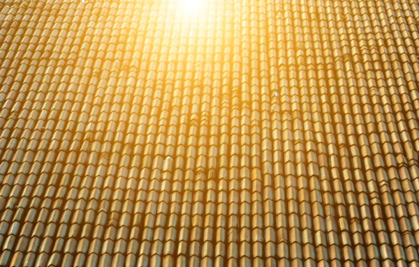Clay Słońcem Dachu Płytki Ceramiczne Tło Zewnątrz — Zdjęcie stockowe