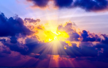 Tropikal bahar günbatımı gökyüzü doğa arka plan.