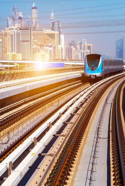 Linha Dubai Metro Network Com Trem Monotrilho Metrô Sol Automatizado — Fotografia de Stock