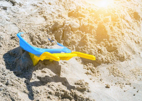 Ήλιος Παιχνίδια Για Παιδιά Άμμο Kit Στην Παραλία Καλοκαίρι — Φωτογραφία Αρχείου