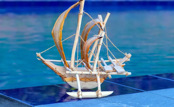 Traditional Souvenir Sail Fishing Boat Sri Lanka Bluewater Sailing Pool — Stockfoto
