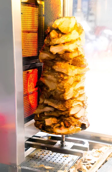 Comida Callejera Estambul Doner Kebab Hecha Carne Cocida Asador Vertical — Foto de Stock