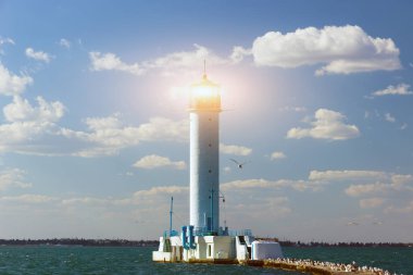 Vorontsov deniz feneri olduğunu bir kırmızı ve beyaz sinyal ışık, Karadeniz liman Odessa, Ukrayna balkon ve Fener feneri ile silindirik Kulesi.