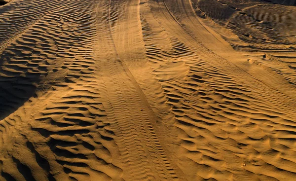 Rozstaw Kół Offroad Pustynne Safari Koła Utwór Zachód Słońca Pustynia — Zdjęcie stockowe