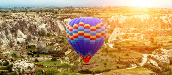 Guarda Alba Sulle Incredibili Formazioni Rocciose Della Cappadocia Vola Sopra — Foto Stock