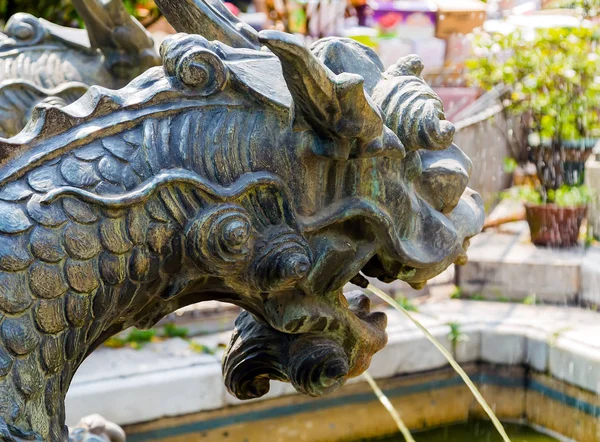 Dragon Fontaine Eau Statue Architecture Bouddhisme Chinois — Photo