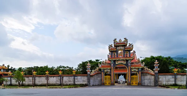 Κινεζική Ναούς Διακοσμητικό Κεραμίδι Κυρτή Οροφή Δράκος Σχήμα Ψηφιδωτά Πλακάκια — Φωτογραφία Αρχείου