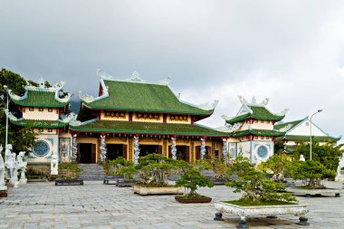 Oğlum Tra Linh Ung Pagoda oğlu Tra Yarımadası Da Nang, Vietnam için sonunda yer alır