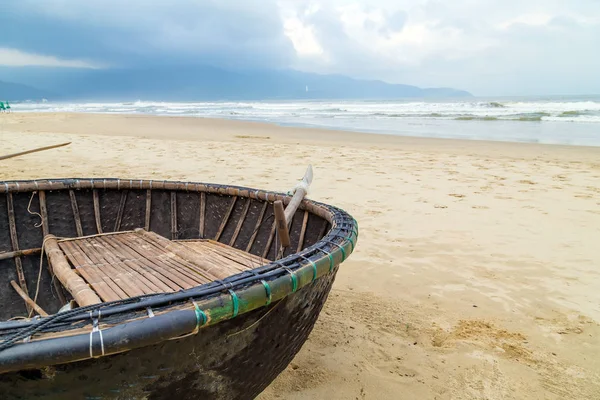 Pesca Tejida Bambú Vietnamita Cesta Casco Barcos Nang Paisaje Vietnam —  Fotos de Stock