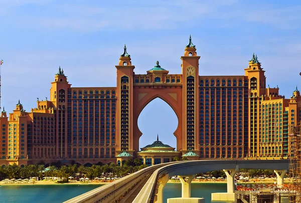 Atlantis hotel auf der palmeninsel jumeirah in dubai — Stockfoto