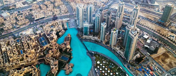 Springbrunnen-Show im Dubai-Einkaufszentrum — Stockfoto