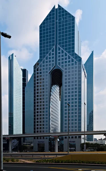 Modern buildings in Dubai, skyscrapers architecture desert locat — Stock Photo, Image