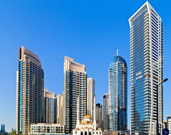 Modern buildings in Dubai, skyscrapers architecture desert locat — Stock Photo, Image