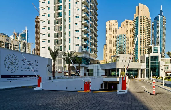 Underjordiska Garage parkering byggnader i Dubai — Stockfoto