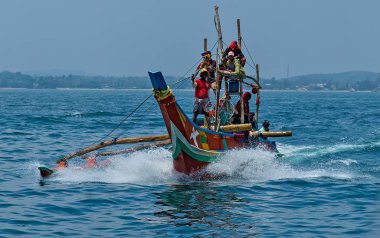 Balıkçılar Renkli balıkçı tekneleri, Sri Lanka