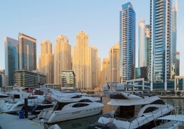 Dubai Yat Limanı gökdelenler mimari Birleşik Arap Emirlikleri.
