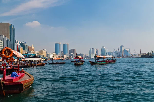 Tourist Water Taxi abra on canal Dubai, UAE old town — Stock Photo, Image