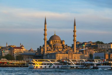 Panoramik Haliç feribot seferleri Istanbul, Türkiye bağlantılı