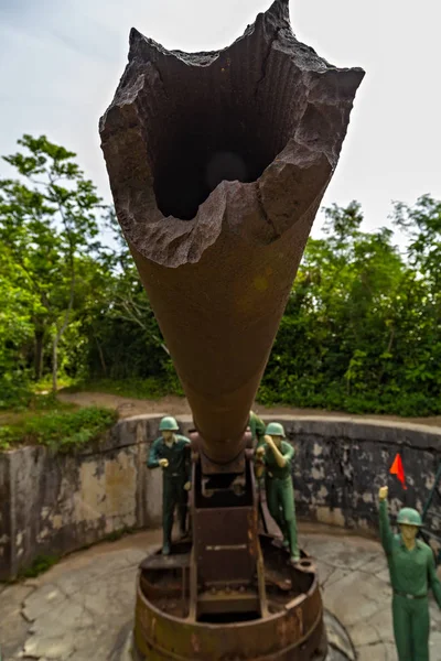 兵士破壊キャノン キャノン フォート、野砲 Cat Ba, ベトナム — ストック写真