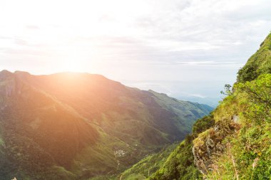 Sri L Horton ovaları Dağları dünyanın sonunda siluetleri