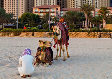 deve sahilde Ortadoğu çocuklar arıyor