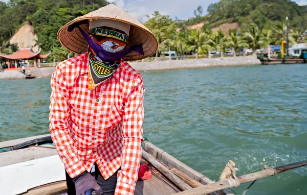 Sailor Girl Halong Bay во Вьетнаме . — стоковое фото