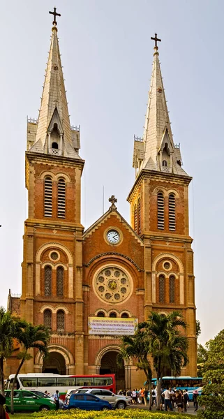 Bazylika katedralna Notre-Dame w Sajgonie, Wietnam — Zdjęcie stockowe