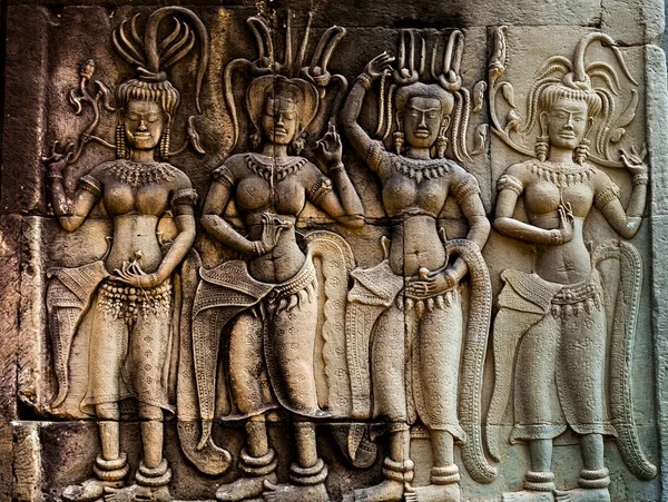 Stone carving ancient bas Apsaras and Devatas — Stock Photo, Image