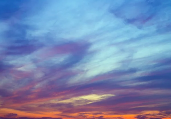 Північне сяйво барвисте сонячне світло на заході сонця хмара абстрактна — стокове фото