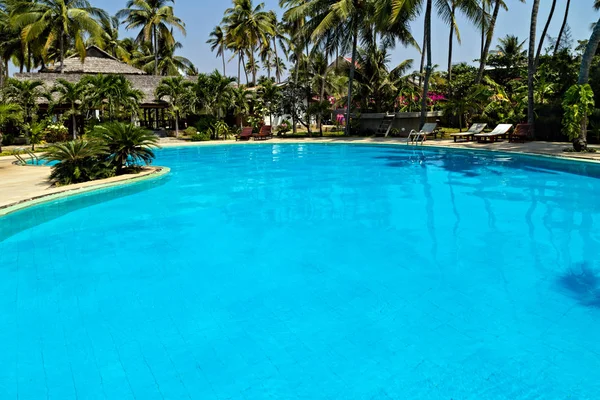 Pool vatten blå glas mosaik — Stockfoto