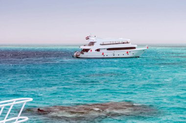 Beyaz kumlu ada Maldivler Atoll Motor Yat