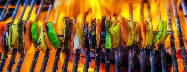 Kebaby mieszane warzywa szaszłyki Barbecue Grill — Zdjęcie stockowe